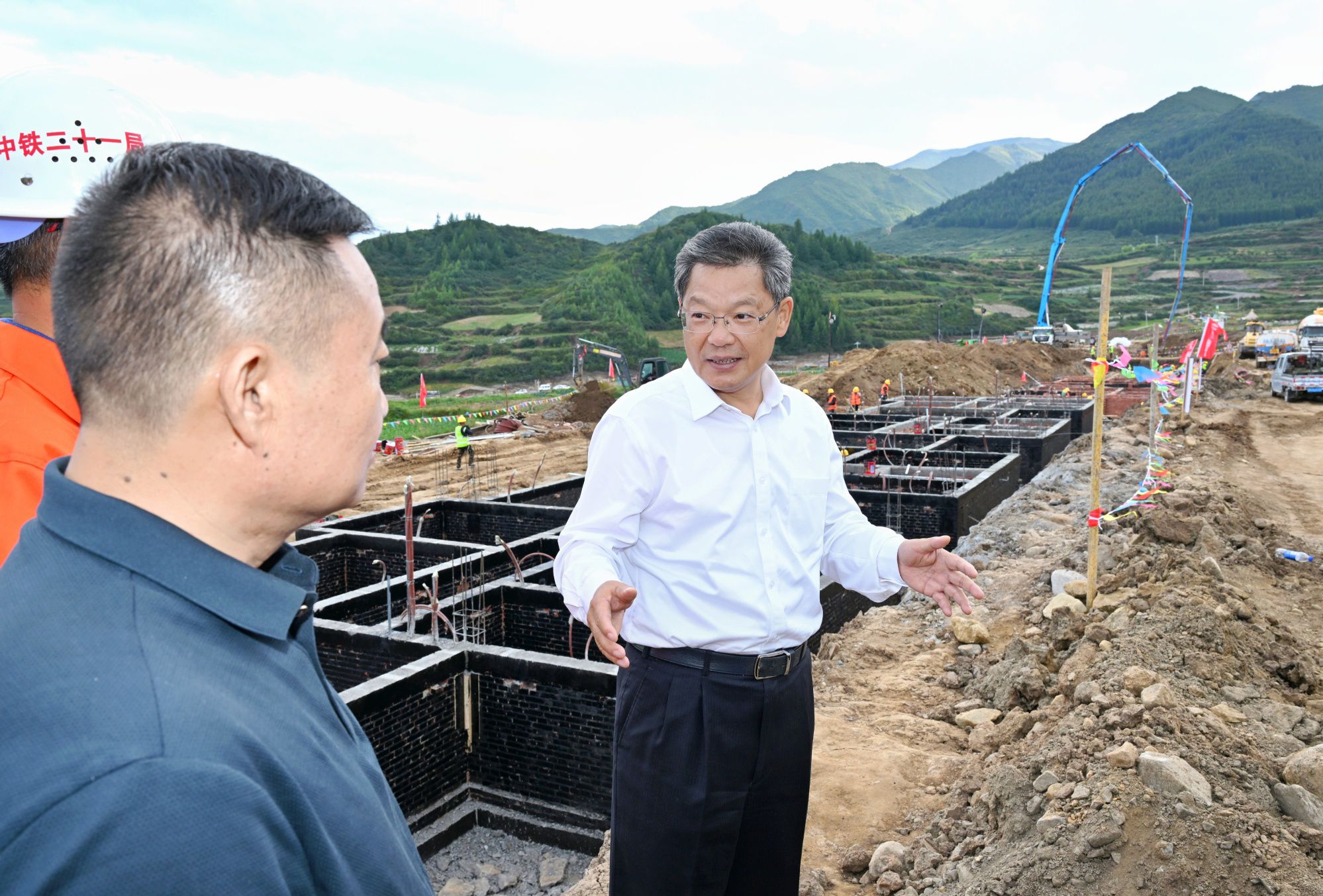 任振鹤在榆中县调研灾后恢复重建工作_甘肃要闻_甘肃省人民政府门户