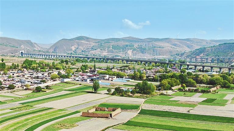 通渭县锦屏村处处绿意盎然,生机勃勃_图片新闻_甘肃省人民政府门户