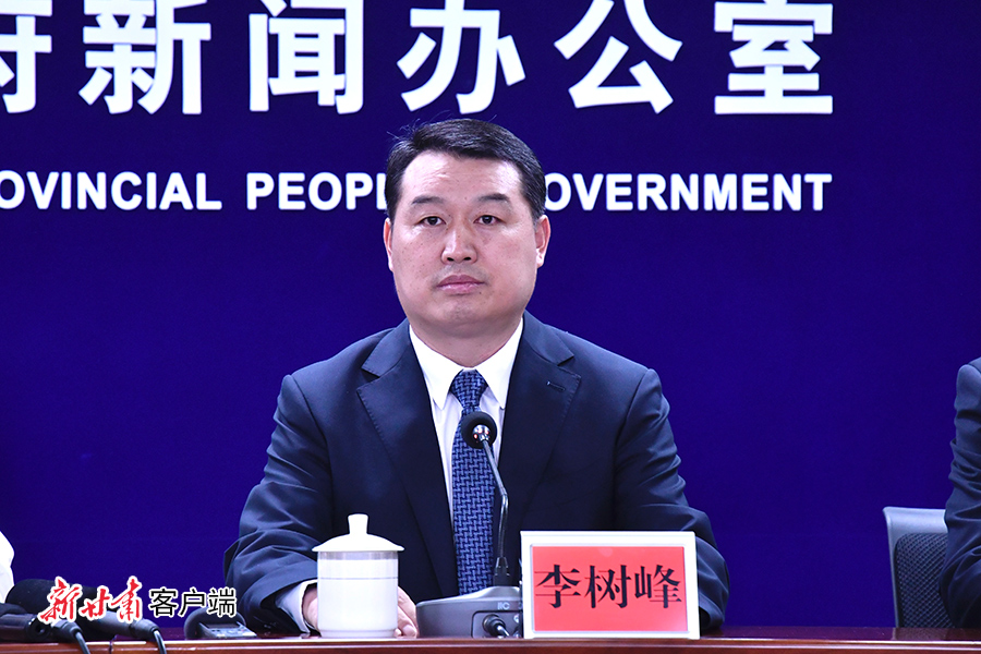 下面,请李树峰先生介绍全省交通运输部门开展专项整治行动的情况.